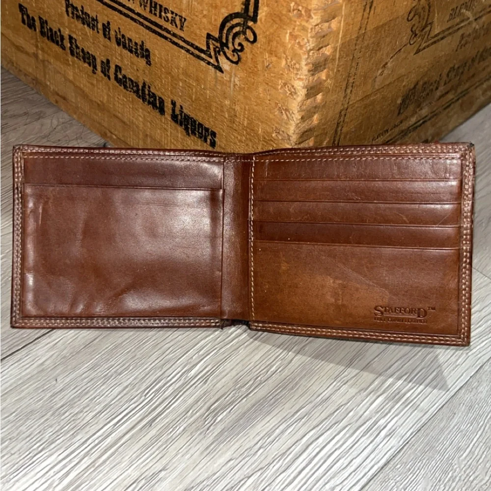 Stafford men's full-grain leather bifold wallet
